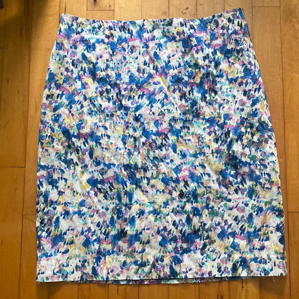 Ann Taylor water color pencil skirt size 10 petite